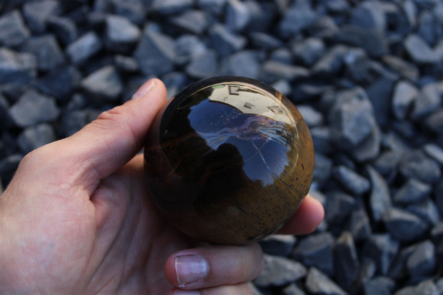1 sphère oeil de tigre et support bois 6.5cm - Aurore Lune