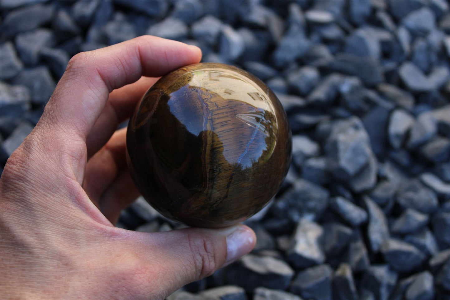 1 sphère oeil de tigre et support bois 6.5cm - Aurore Lune