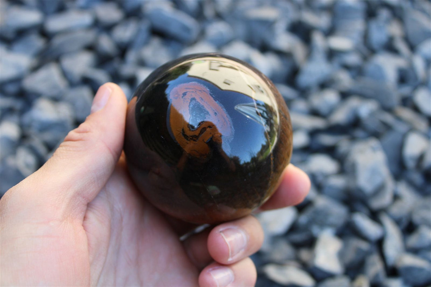 1 sphère oeil de tigre et support bois 6.5cm - Aurore Lune