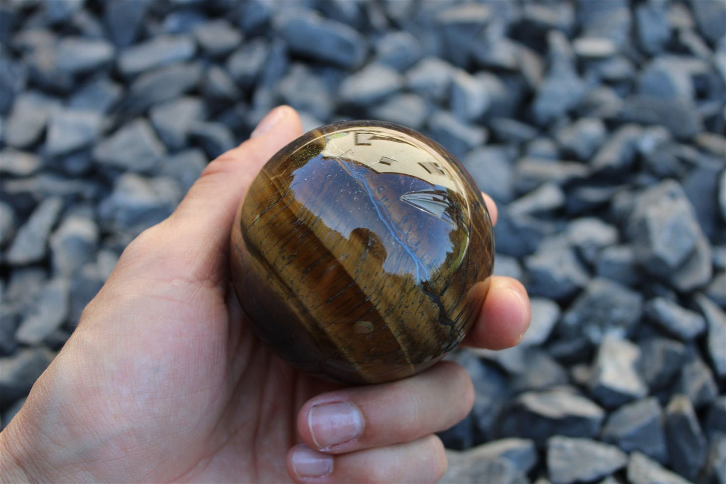 1 sphère oeil de tigre et support bois 6 cm - Aurore Lune