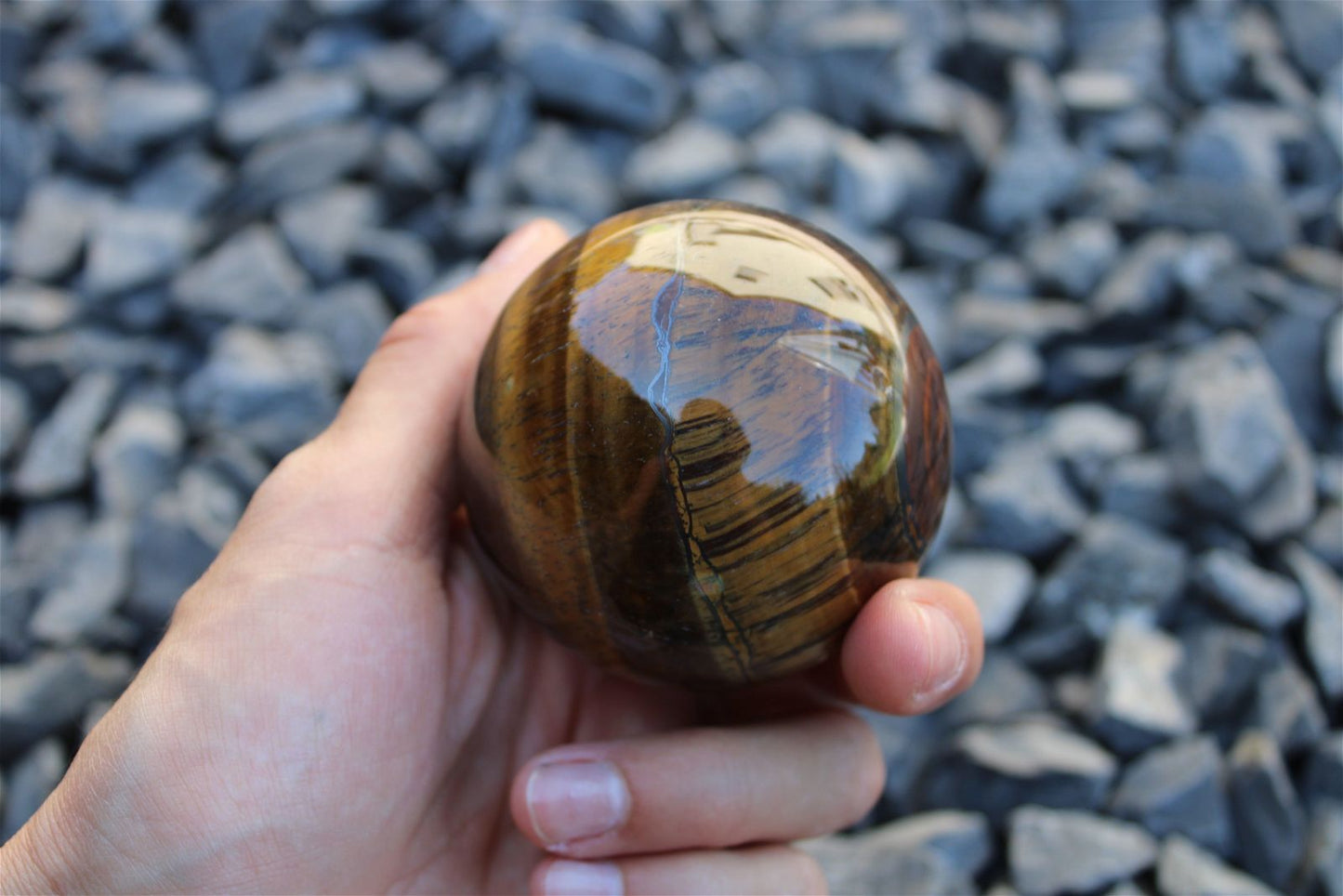 1 sphère oeil de tigre et support bois 6 cm - Aurore Lune