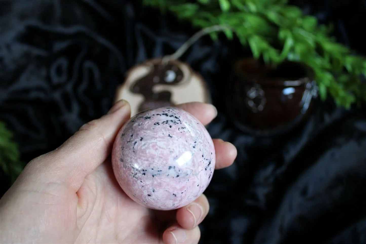 1 sphère rhodochrosite du Pérou 5.4 cm - Aurore Lune