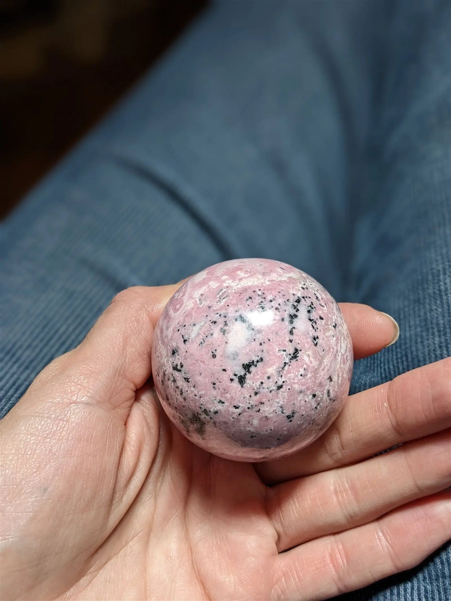 1 sphère rhodochrosite du Pérou 5.4 cm - Aurore Lune