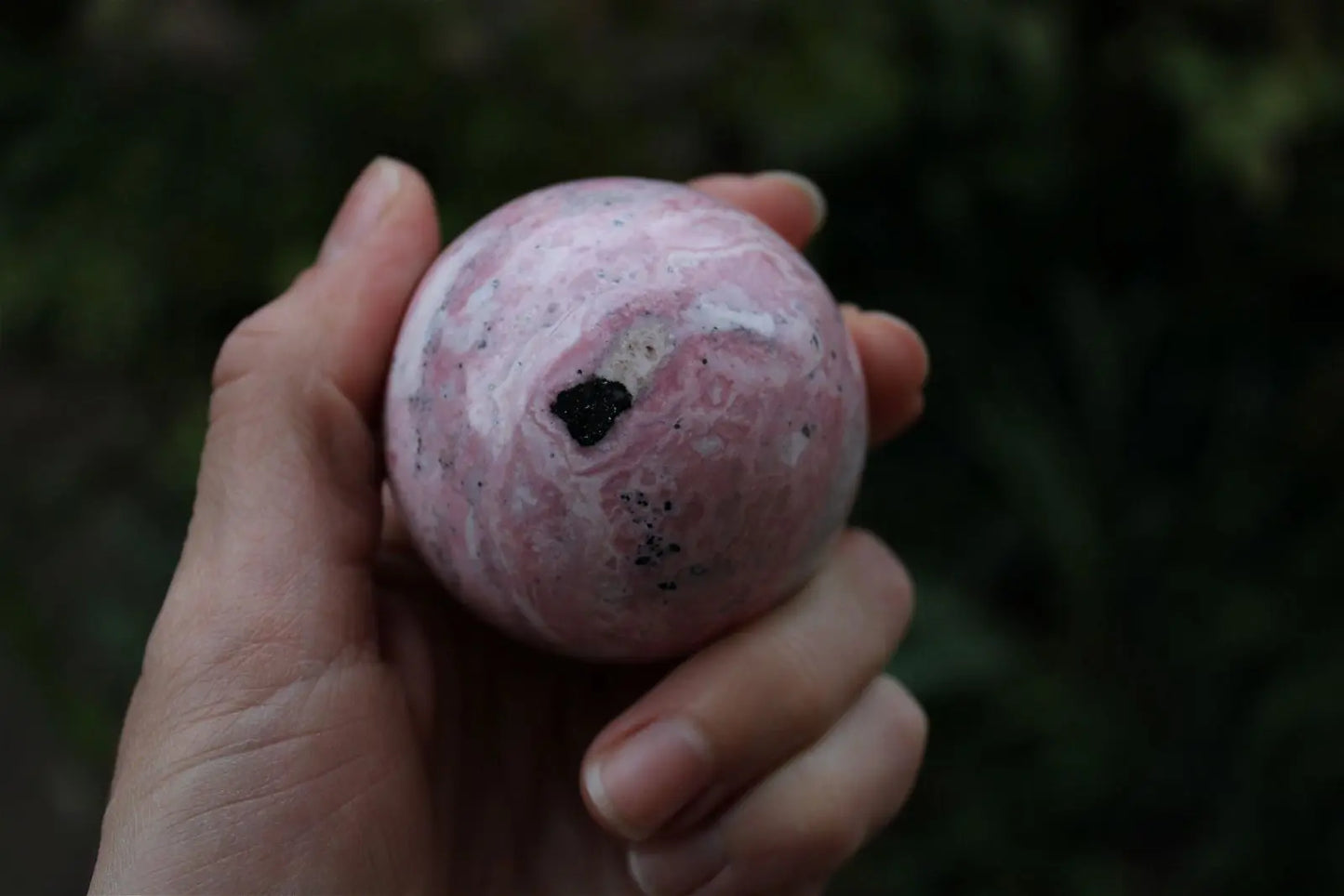 1 sphère rhodochrosite du Pérou 5.5 cm - Aurore Lune