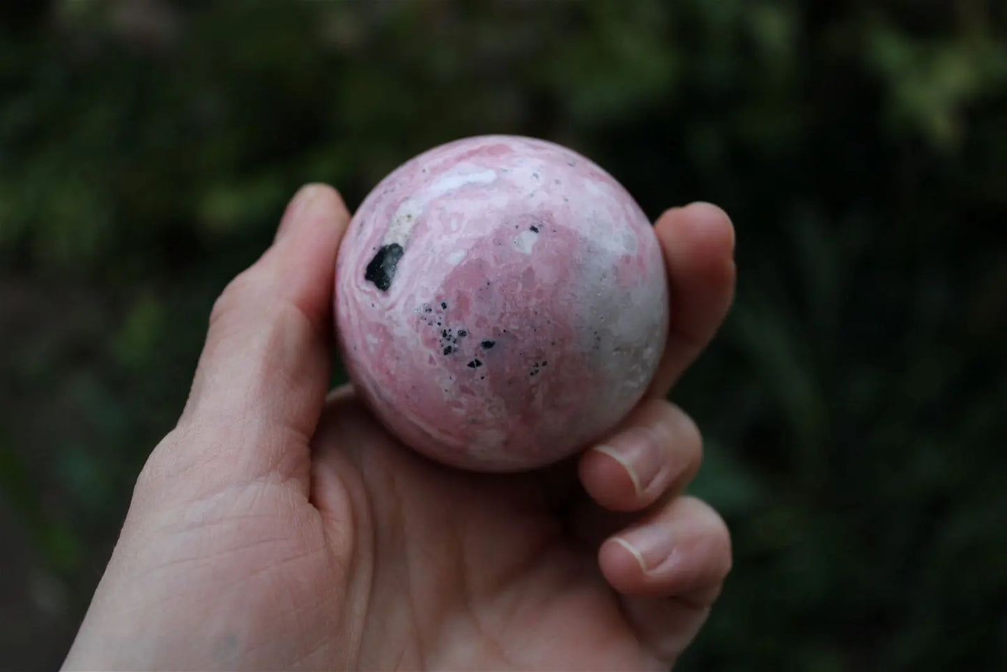 1 sphère rhodochrosite du Pérou 5.5 cm - Aurore Lune