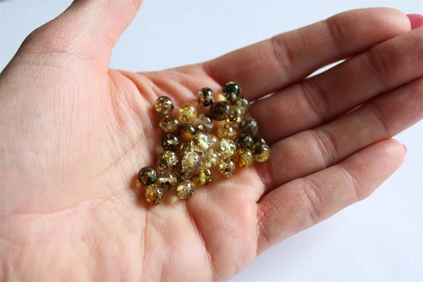 6 perles en ambre vert 6 - 7 mm Lituanie * ambre certifié - Aurore Lune