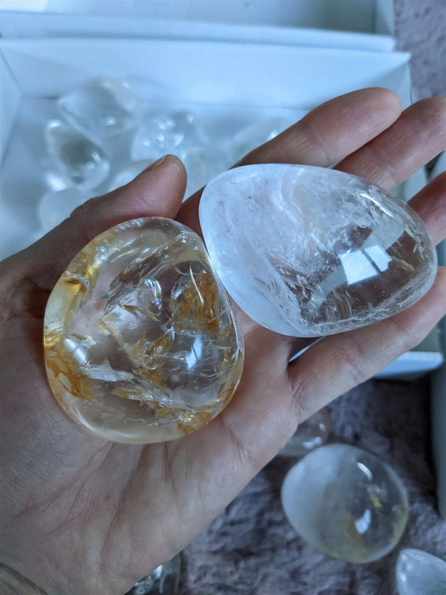 AU CHOIX Gros galet en cristal de roche COLIS - Aurore Lune