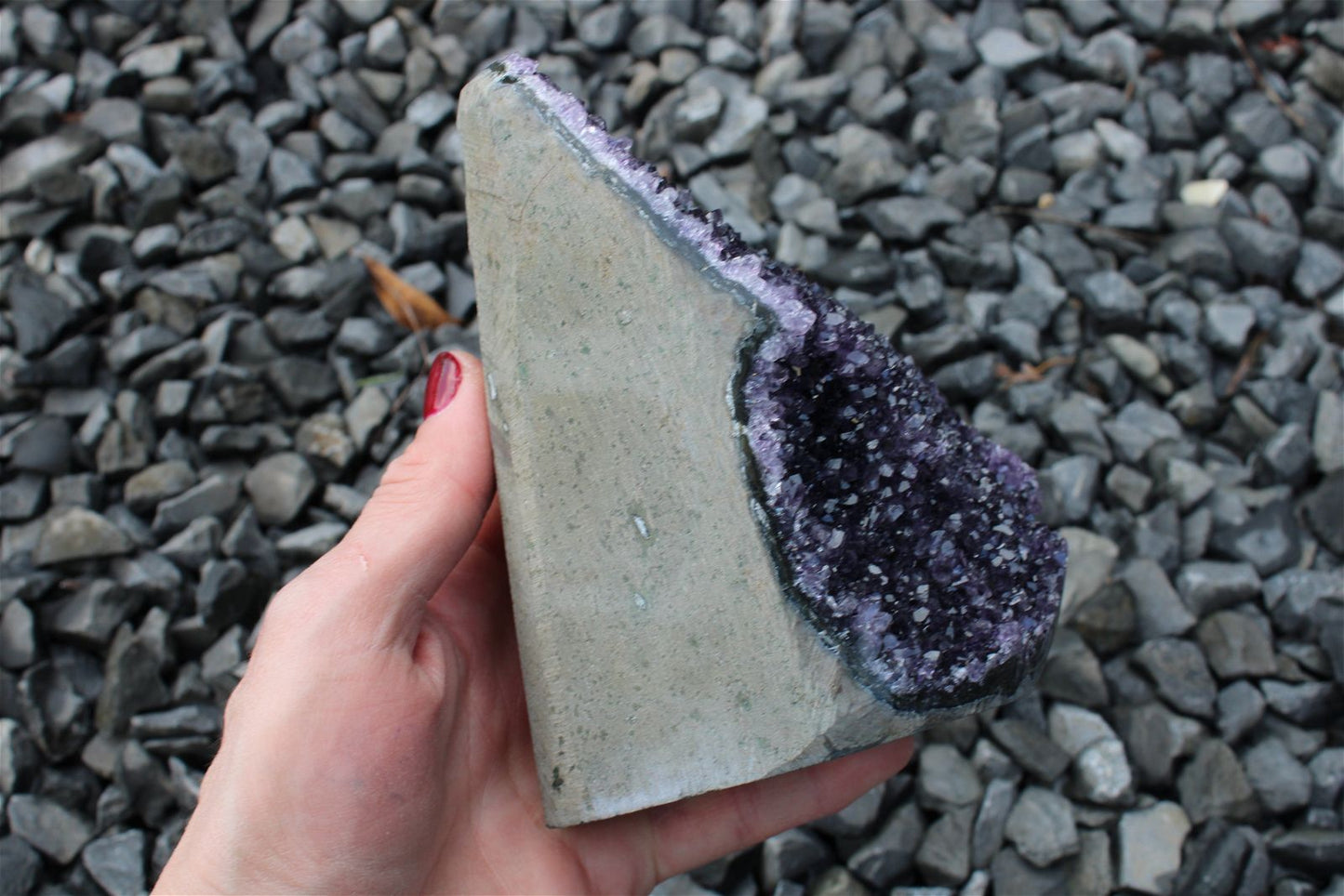 Améthyste à poser ~ 1.47 kg BRESIL - 14 cm - Aurore Lune