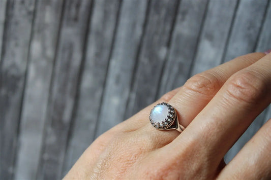 Bague réglable labradorite blanche - C- T 50 et plus- réglable en écartant - Aurore Lune