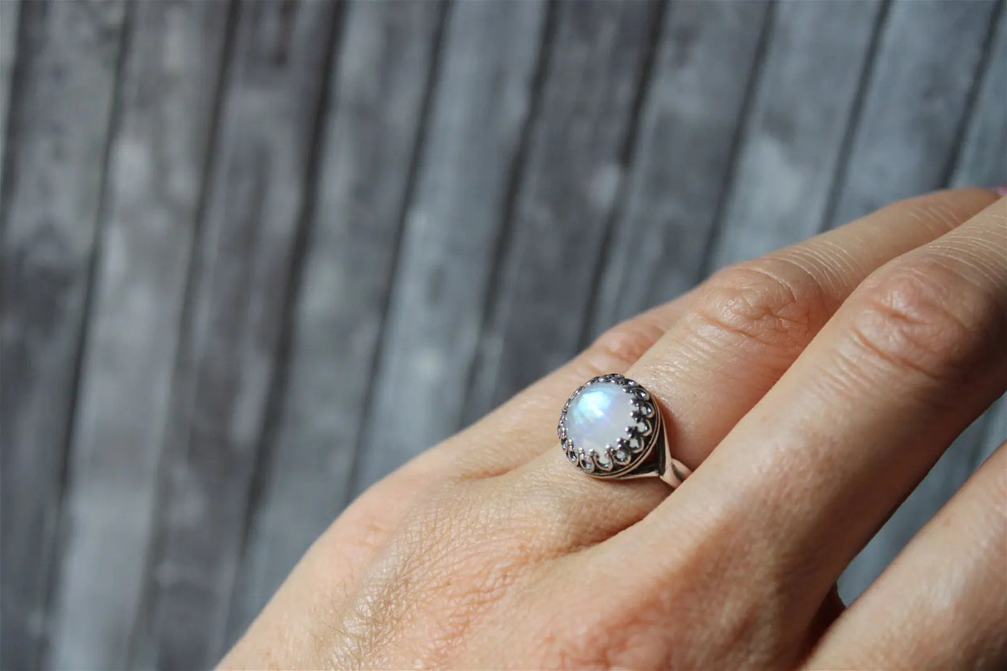 Bague réglable labradorite blanche - C- T 50 et plus- réglable en écartant - Aurore Lune