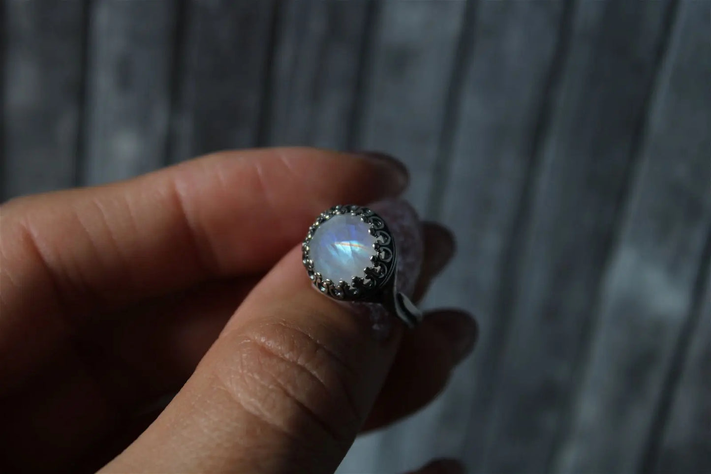 Bague réglable labradorite blanche - C- T 50 et plus- réglable en écartant - Aurore Lune