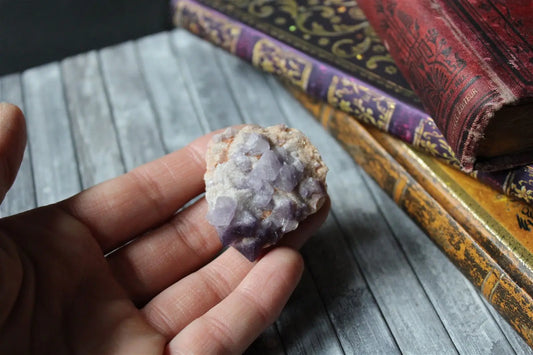 Belle fluorite en octoaèdre - concentration et persévérance - Aurore Lune