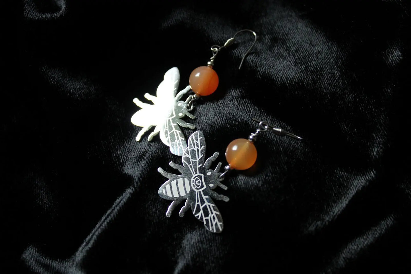 Boucles d'oreilles cornalines et bourdons tout inox - Aurore Lune