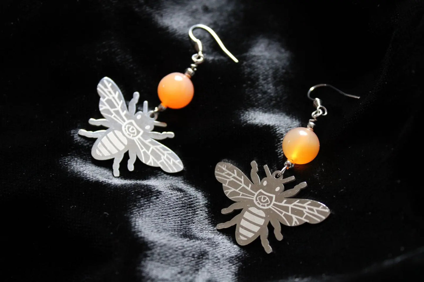 Boucles d'oreilles cornalines et bourdons tout inox - Aurore Lune