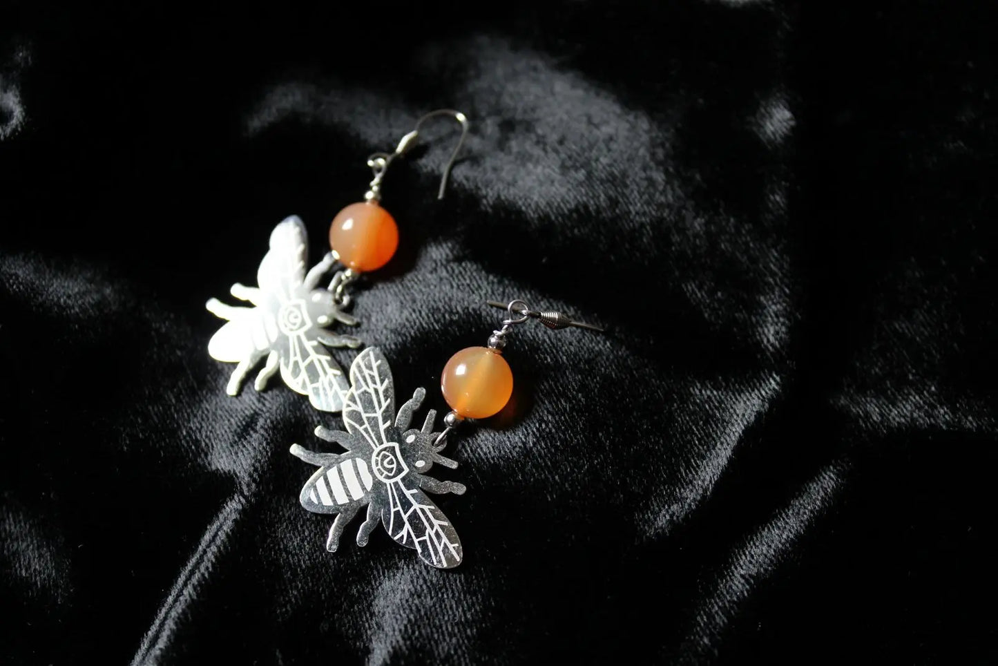 Boucles d'oreilles cornalines et bourdons tout inox - Aurore Lune