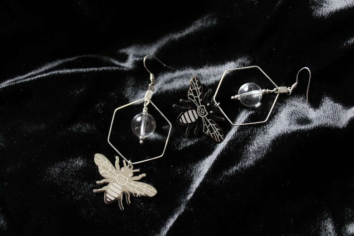 Boucles d'oreilles cristal de roche et bourdons tout inox - Aurore Lune