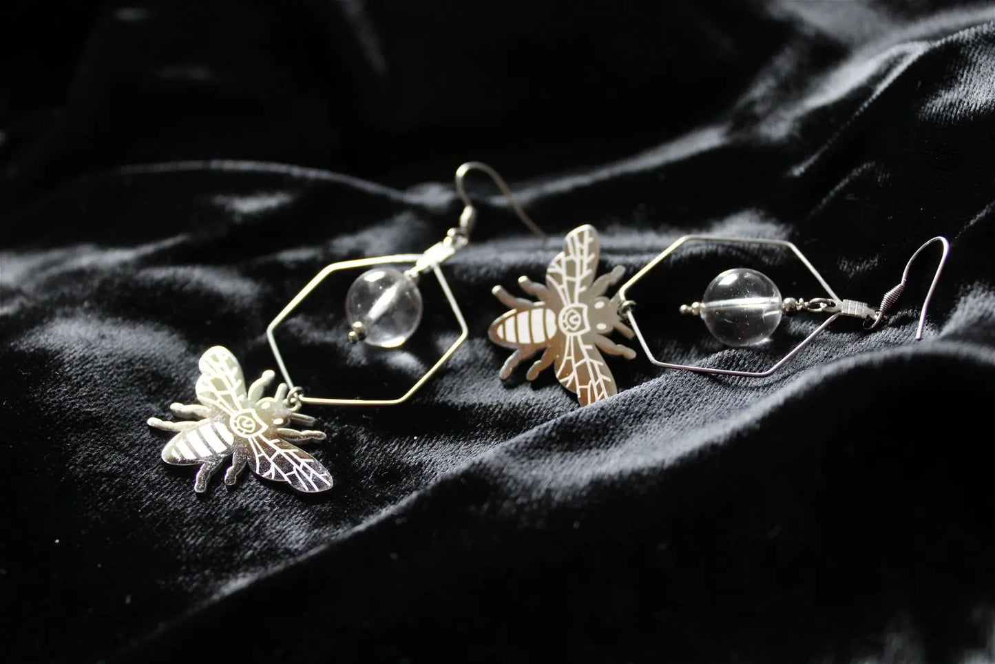 Boucles d'oreilles cristal de roche et bourdons tout inox - Aurore Lune
