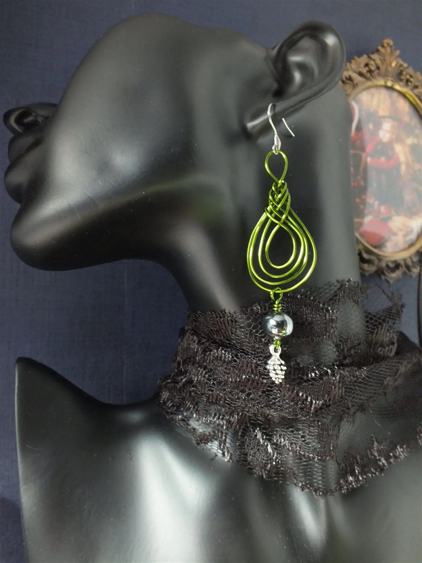 Boucles d'oreilles * noeud de sourcière* hématites - Aurore Lune