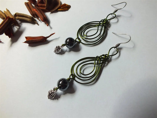 Boucles d'oreilles * noeud de sourcière* hématites - Aurore Lune