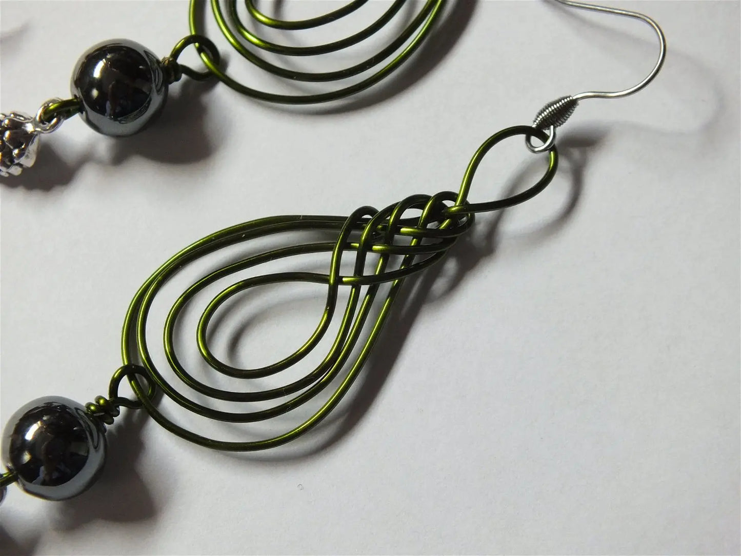 Boucles d'oreilles * noeud de sourcière* hématites - Aurore Lune
