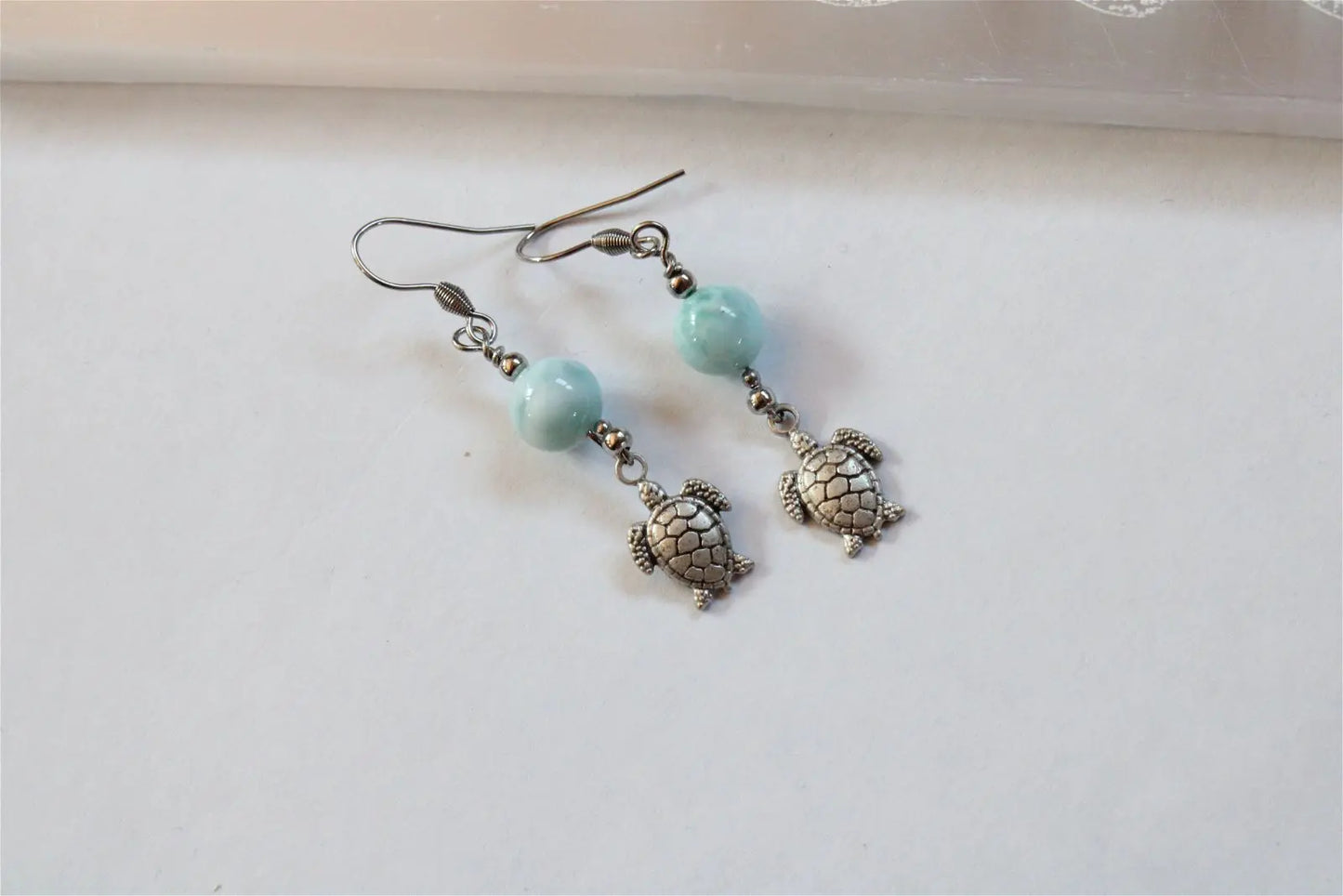 Boucles d'oreilles tortues avec larimars - Aurore Lune