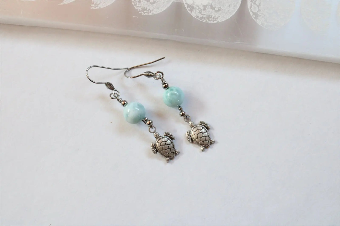 Boucles d'oreilles tortues avec larimars - Aurore Lune