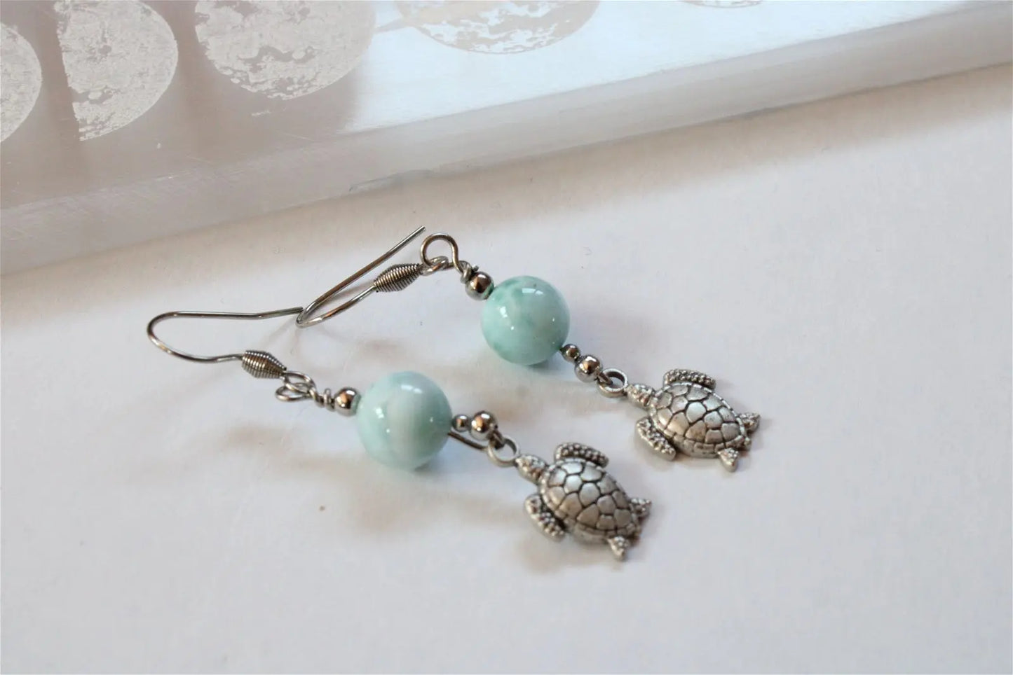 Boucles d'oreilles tortues avec larimars - Aurore Lune