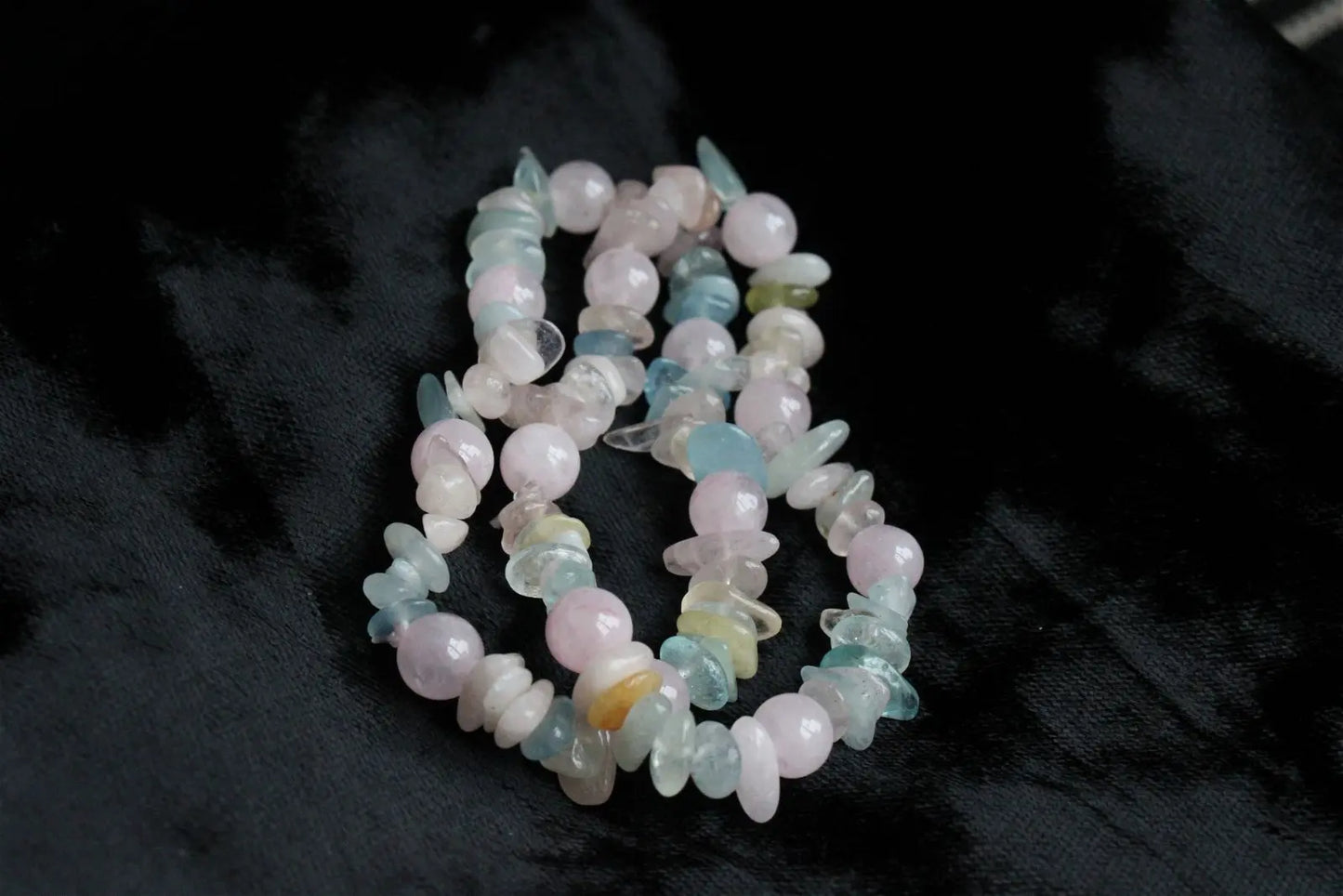 Bracelet élastiqué en morganites et béryls et quartz rose poignet moyen - Aurore Lune