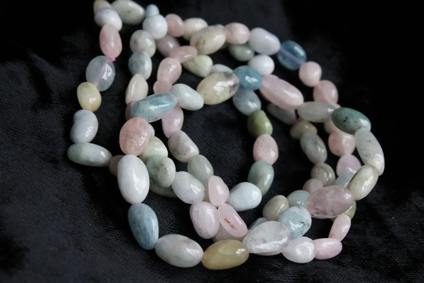 Bracelet élastiqué en morganites et béryls poignet large - Aurore Lune