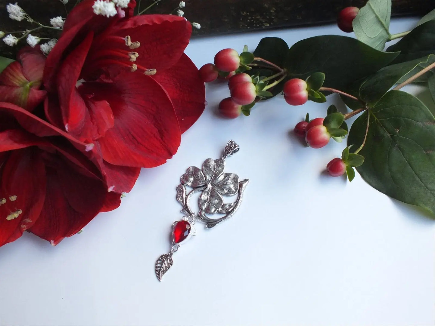 COLLECTION ROUGE *Collier trèfle - Aurore Lune