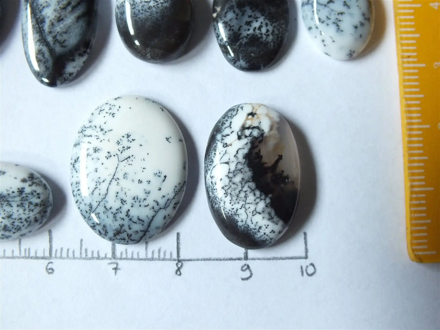 Cabochon d'opale à dendrites Création ou merlinite - Aurore Lune