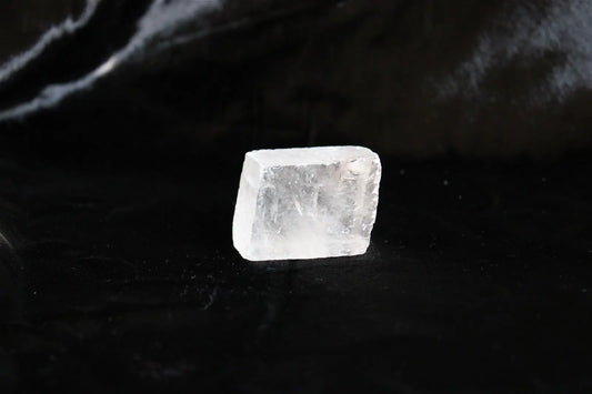 Calcite optique appelée spath d'Islande *colis* - Aurore Lune