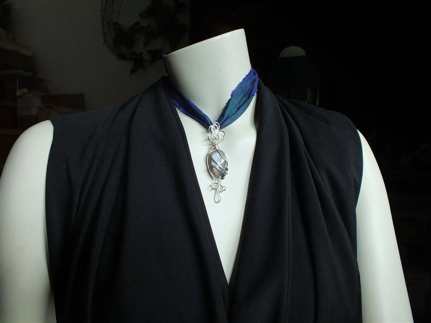 Collier Elfique avec pierre de lune et soleil en silver filled - Aurore Lune