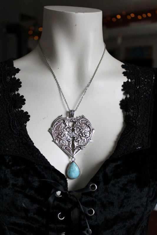 Collier Grand Coeur avec larimar - Aurore Lune