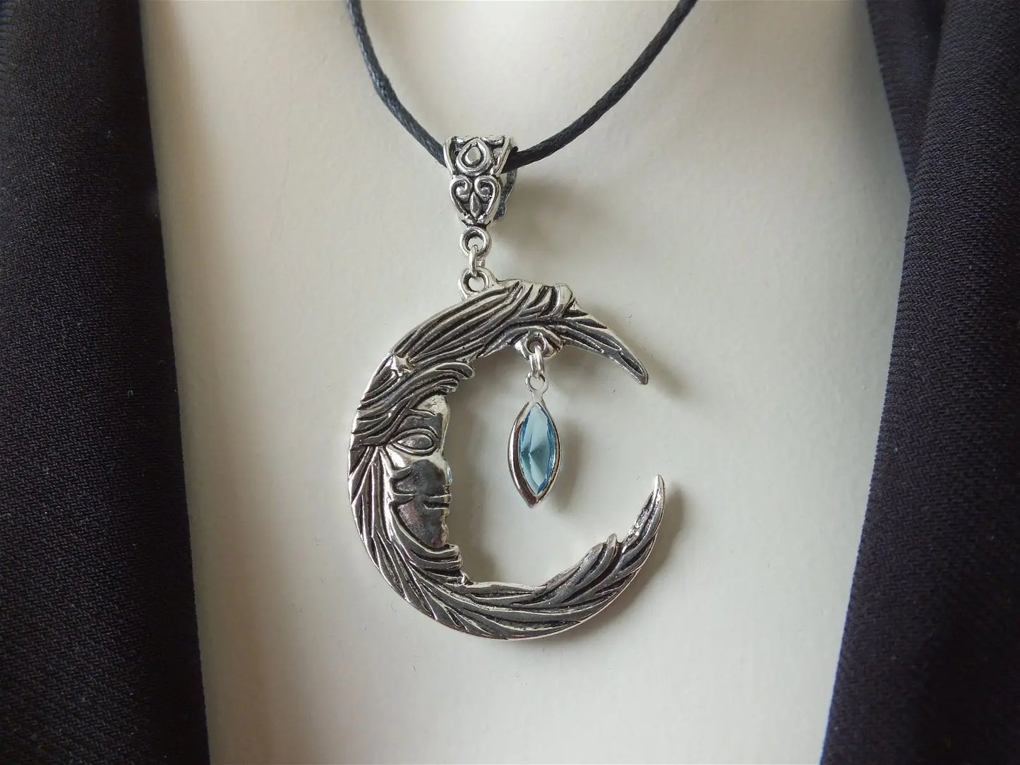 Collier Swarovski bleu sur Lune - Aurore Lune