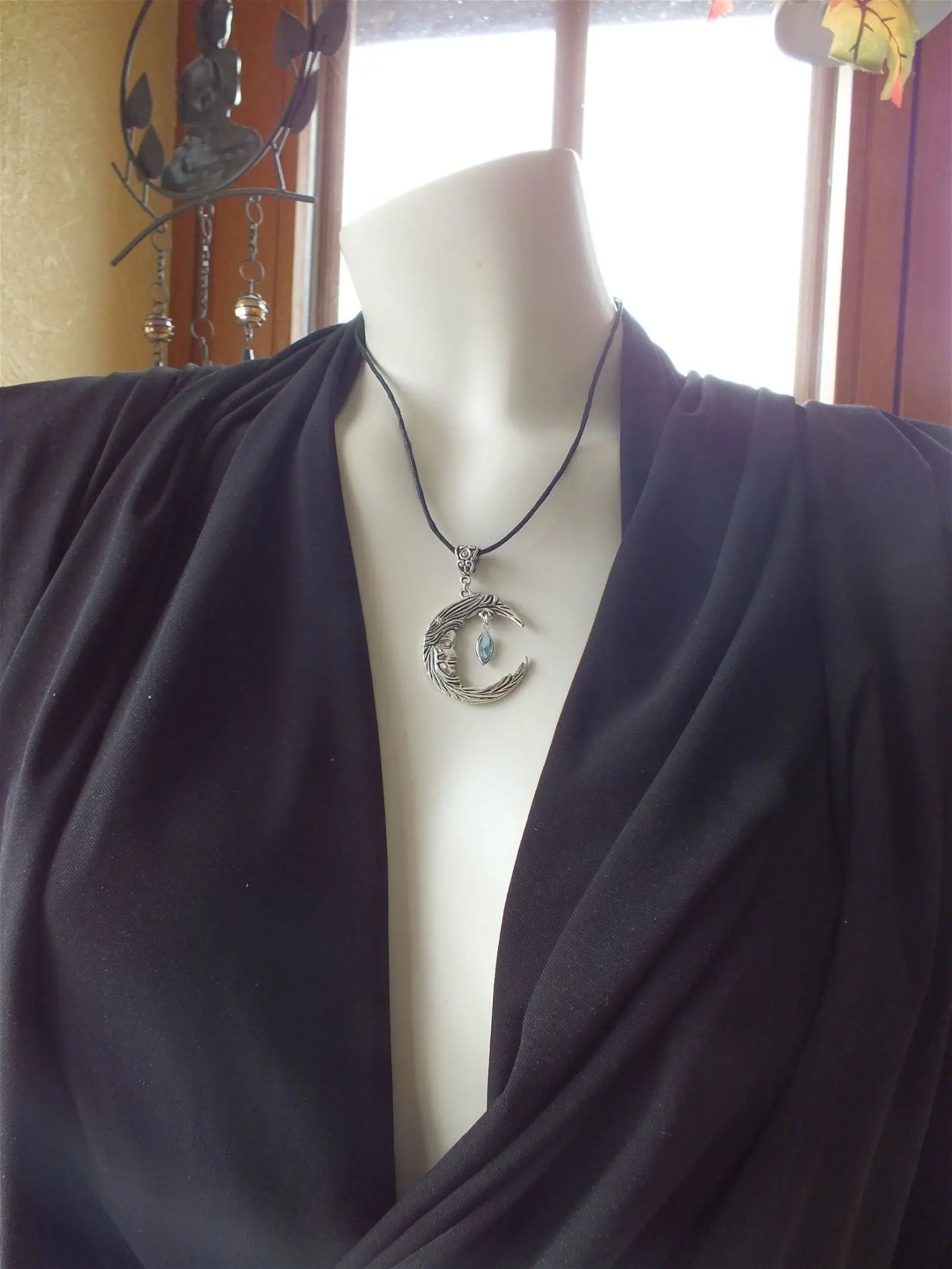 Collier Swarovski bleu sur Lune - Aurore Lune