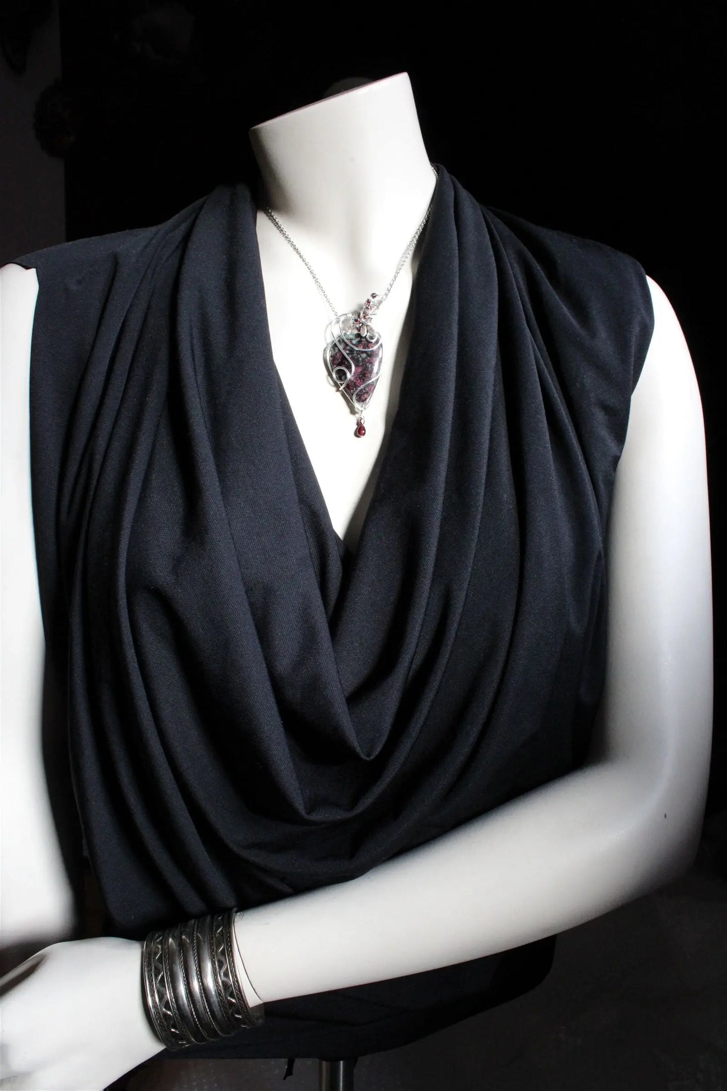 Collier avec eudialyte silver filled - Aurore Lune
