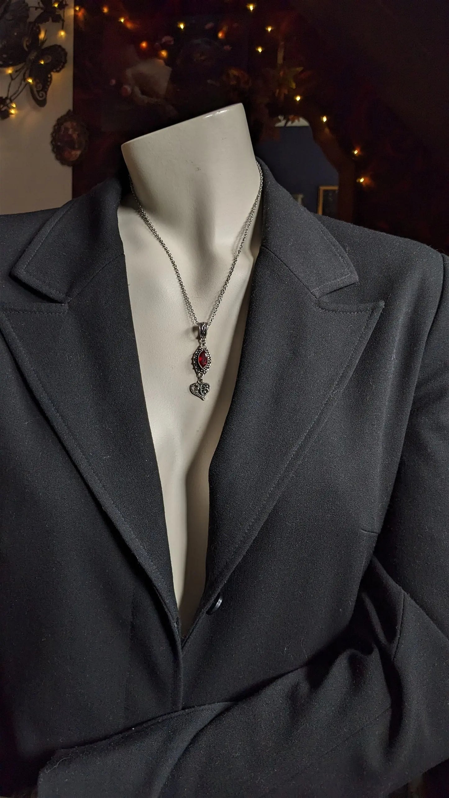 Collier avec fausse pierre rouge sang - Aurore Lune