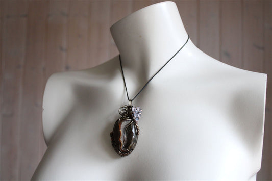 Collier avec géode d' ammonite russe - Aurore Lune