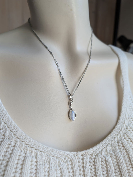 Collier avec labradorite blanche pierre de lune arc-en-ciel - Aurore Lune