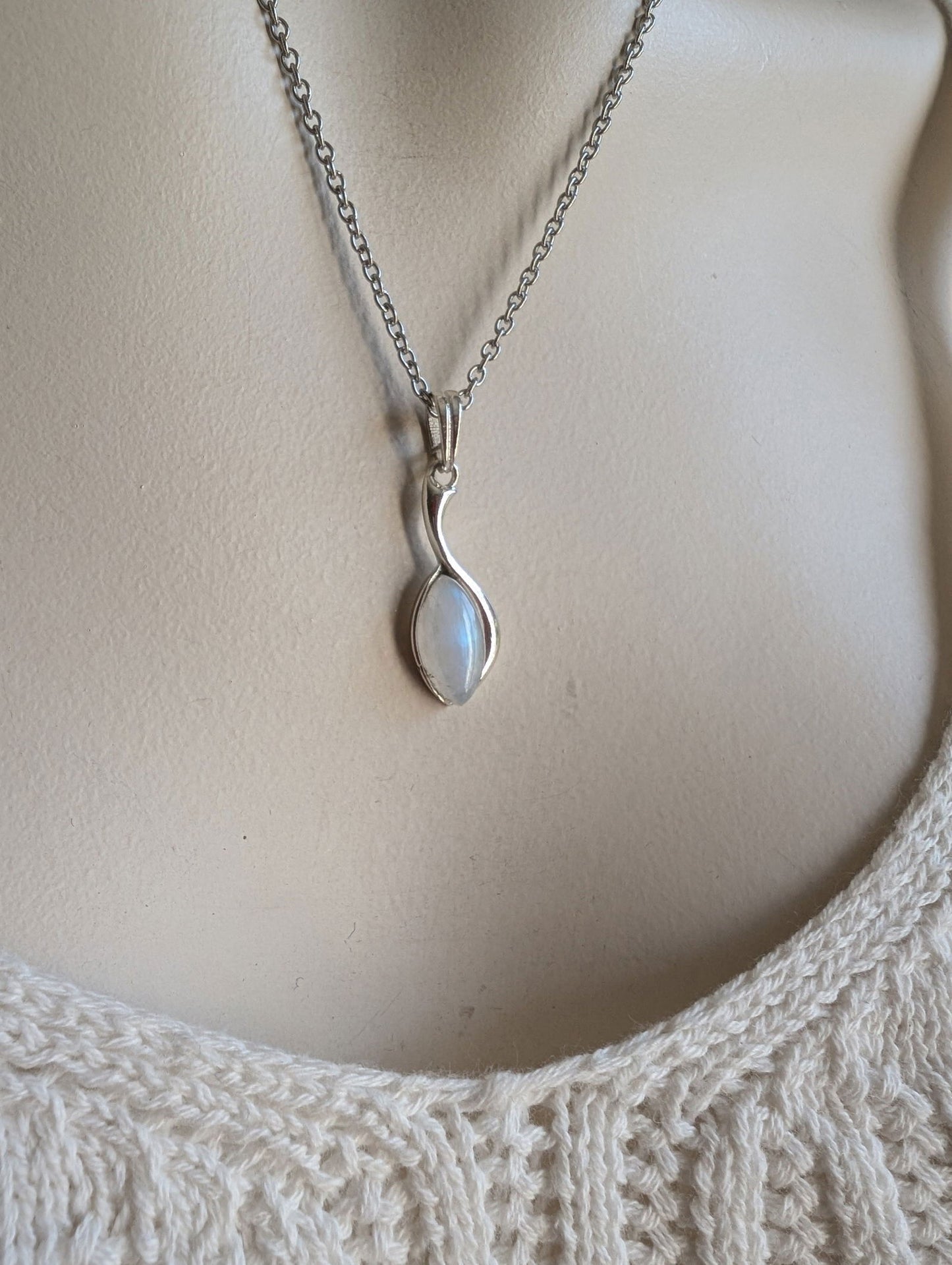 Collier avec labradorite blanche pierre de lune arc-en-ciel - Aurore Lune