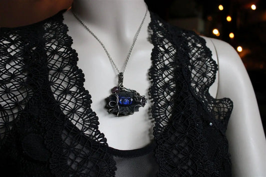 Collier avec labradorite sculptée Lotus *délicatesse* PIECE UNIQUE - Aurore Lune