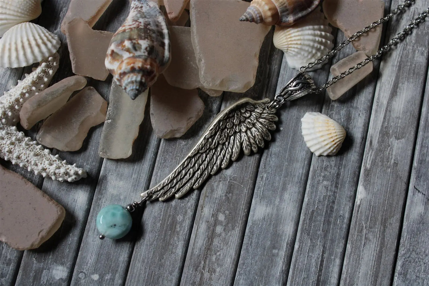 Collier avec larimar et aile - Aurore Lune