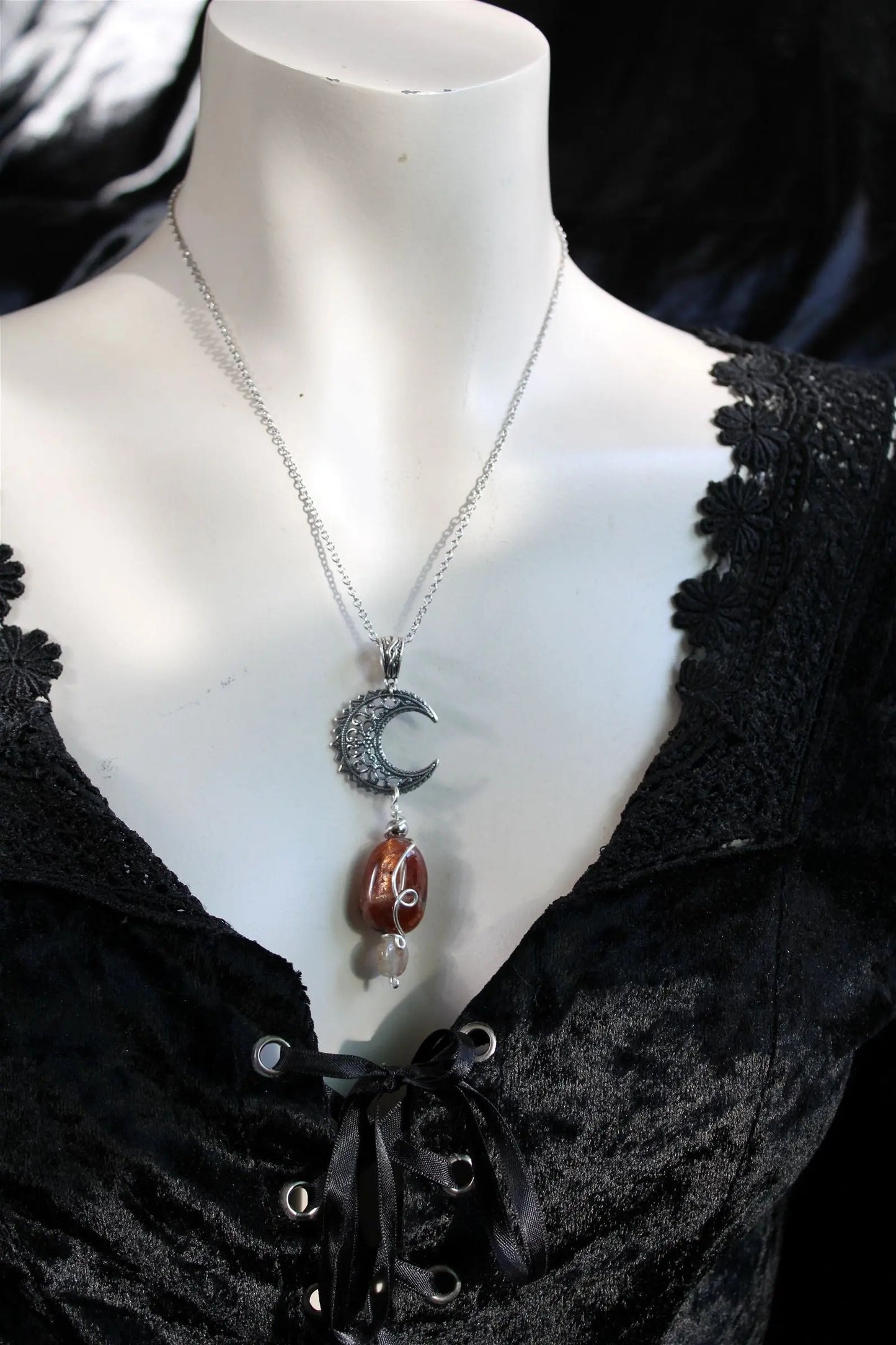 Collier avec lune et pierre de soleil * Eveil Spirituel * - Aurore Lune