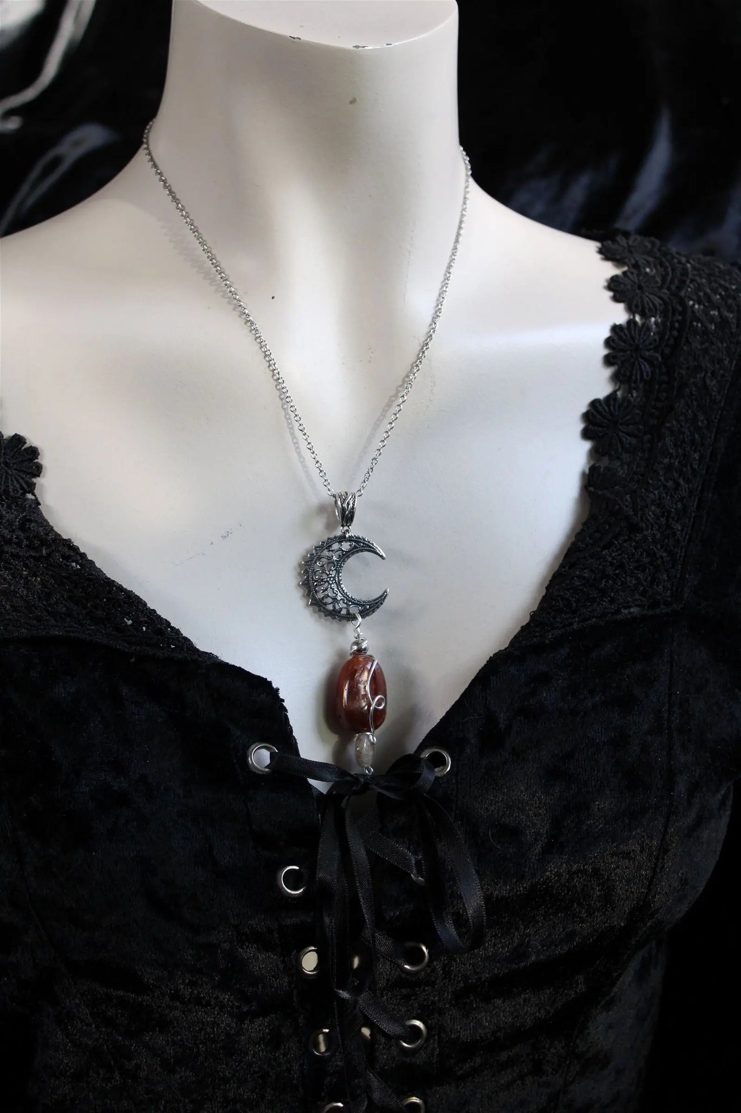 Collier avec lune et pierre de soleil * Eveil Spirituel * - Aurore Lune
