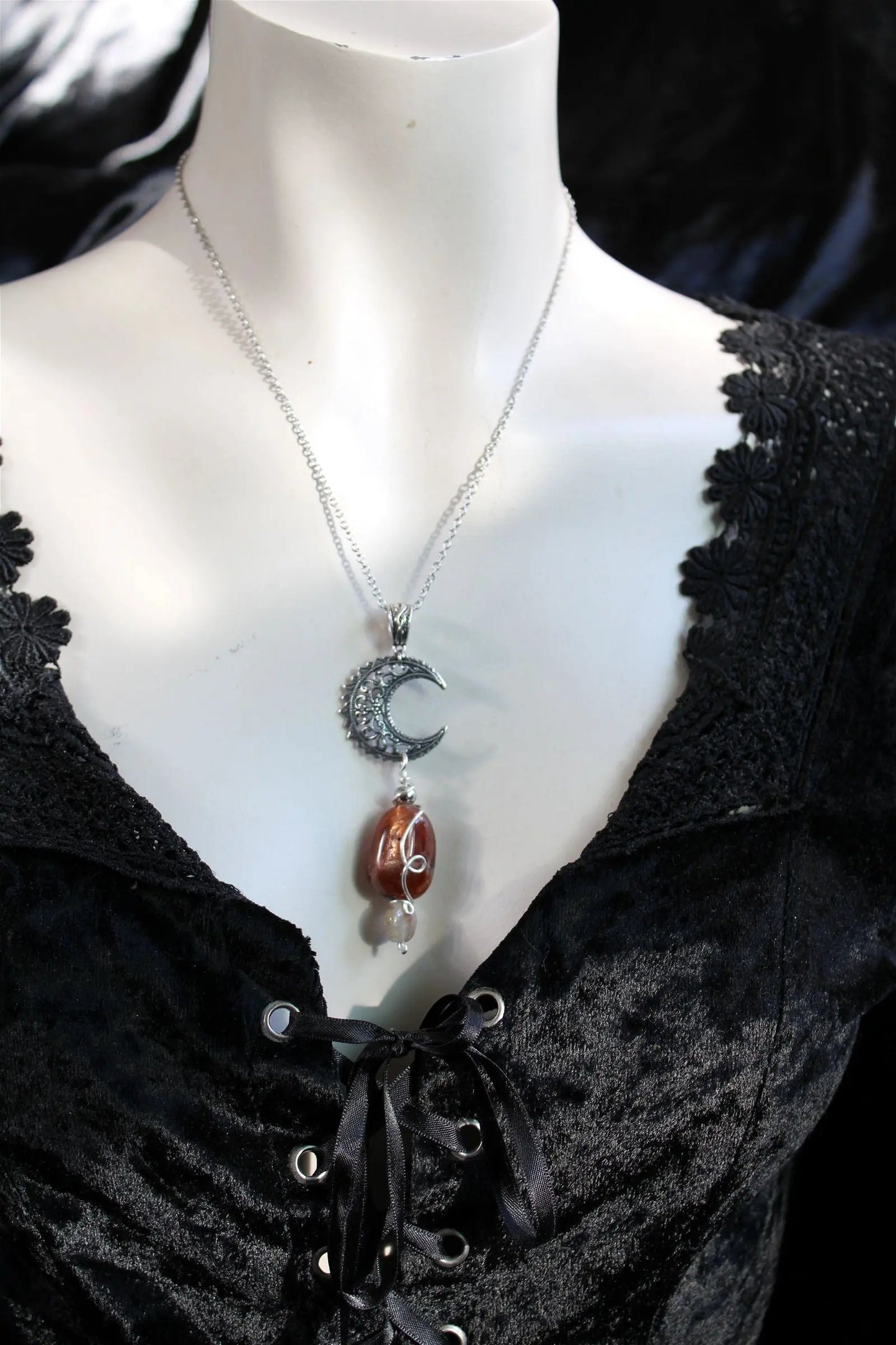 Collier avec lune et pierre de soleil * Eveil Spirituel * - Aurore Lune