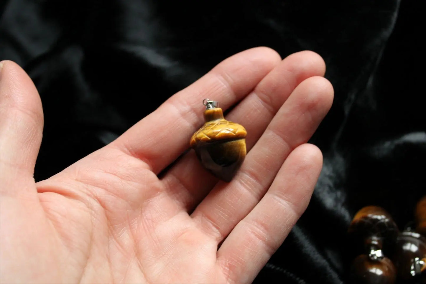 Collier avec oeil de tigre gland de chêne - Aurore Lune