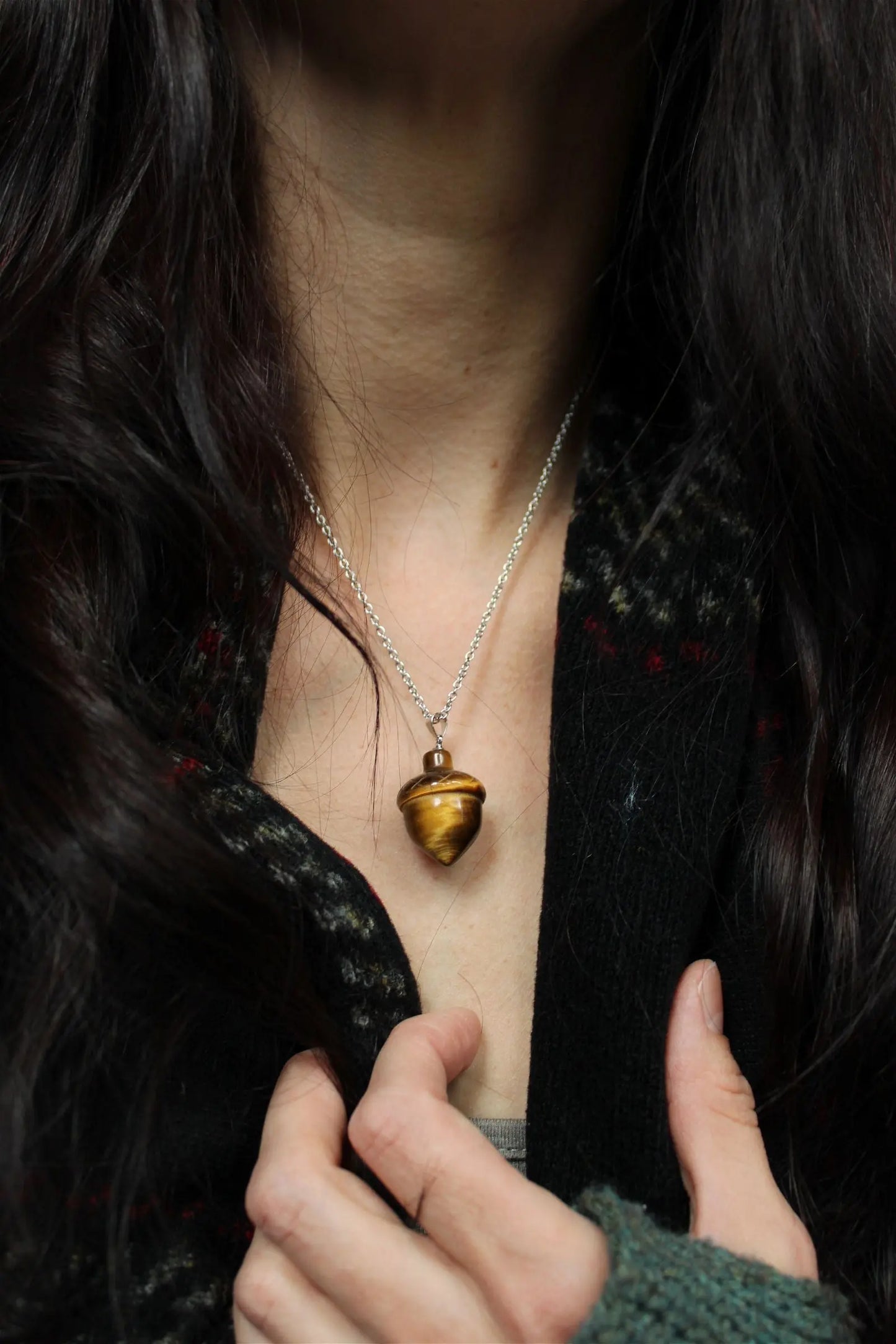 Collier avec oeil de tigre gland de chêne - Aurore Lune