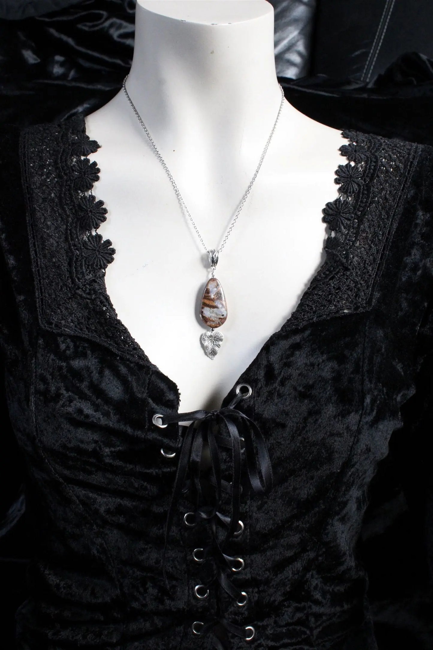 Collier avec opale boulder - Aurore Lune