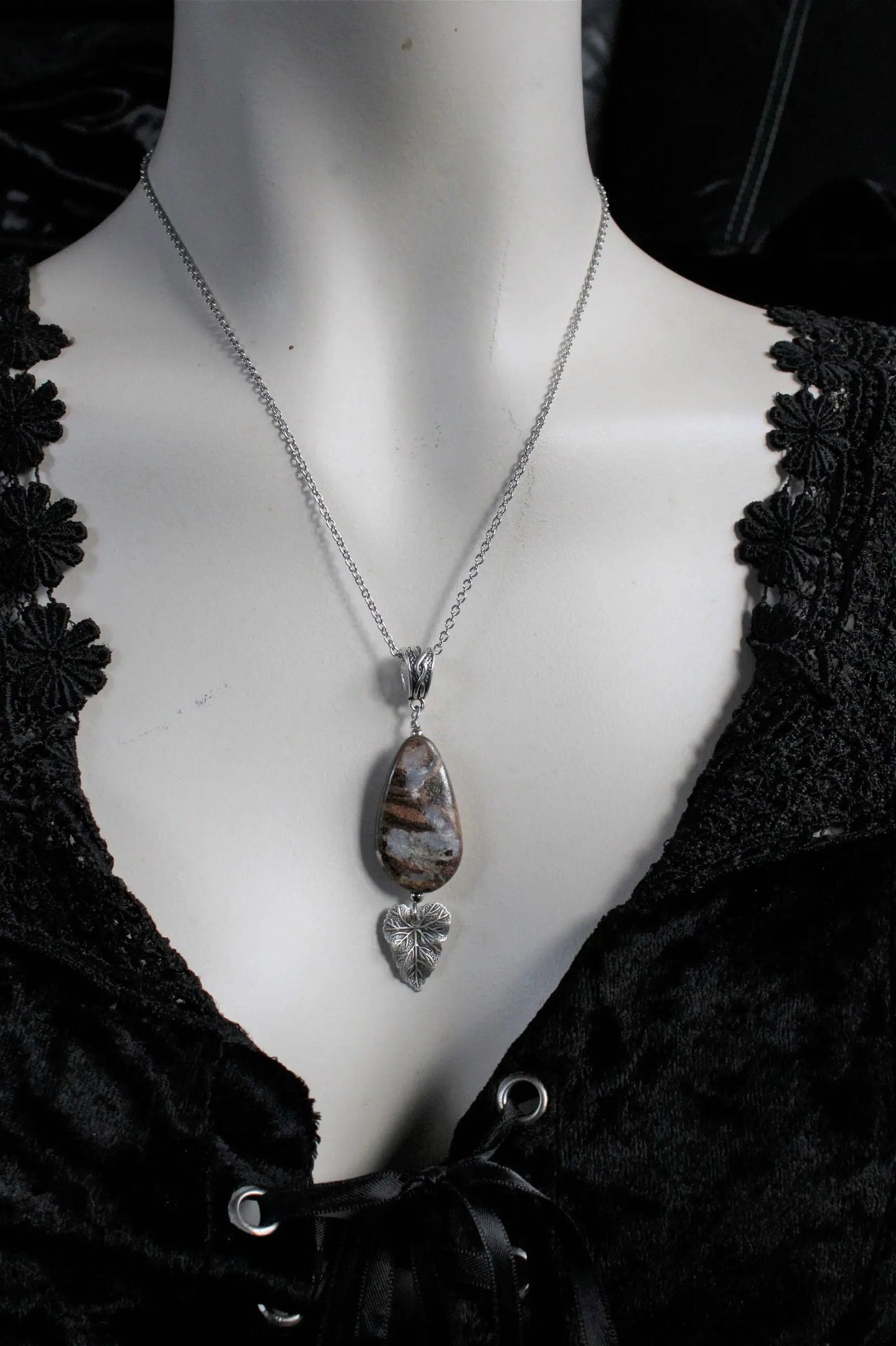 Collier avec opale boulder - Aurore Lune